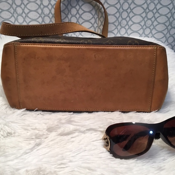 Louis Vuitton - Picture 3 of 5